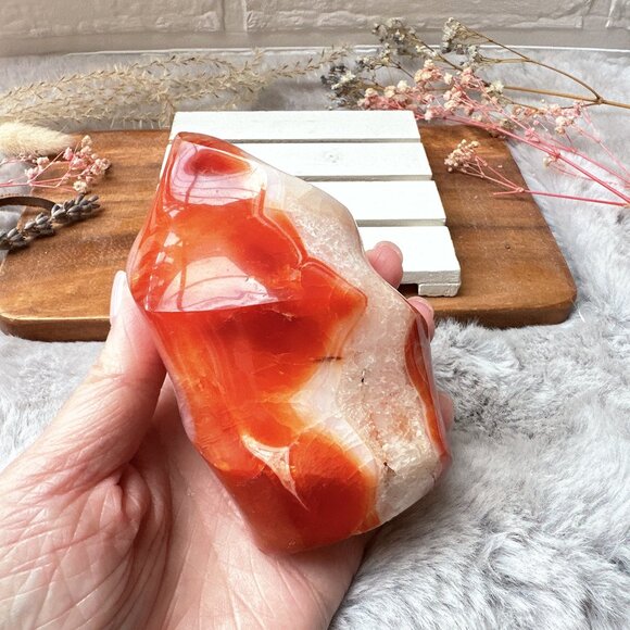 Beautiful Carnelian Flame - Picture 5 of 9